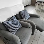 Spacieux Avec Parking Et Terrasse * دي بان