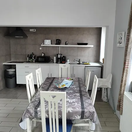 Spacieux Avec Parking Et Terrasse דירה דה פאן