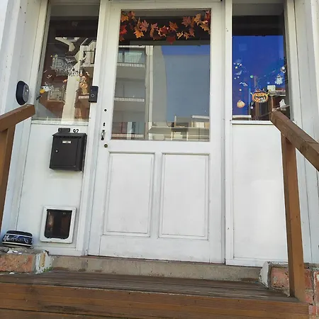 Spacieux Avec Parking Et Terrasse דירה *