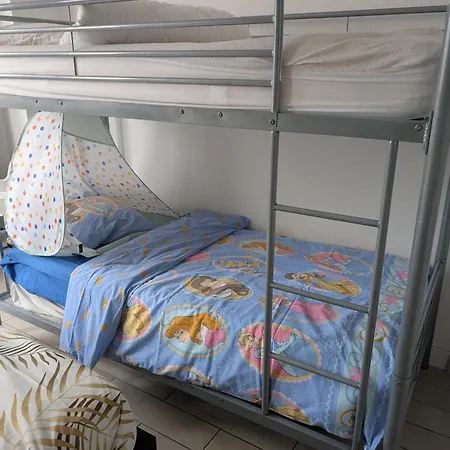 Spacieux Avec Parking Et Terrasse Apartament