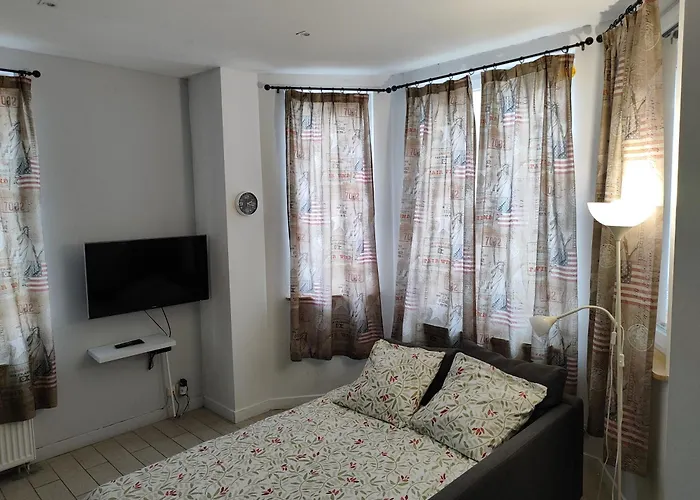 Spacieux Avec Parking Et Terrasse Appartamento De Panne